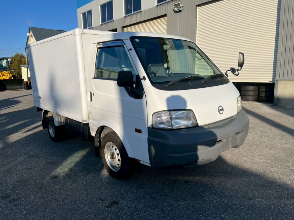 平成26年式　バネット１トン箱車　４WD　後輪Wタイヤ
