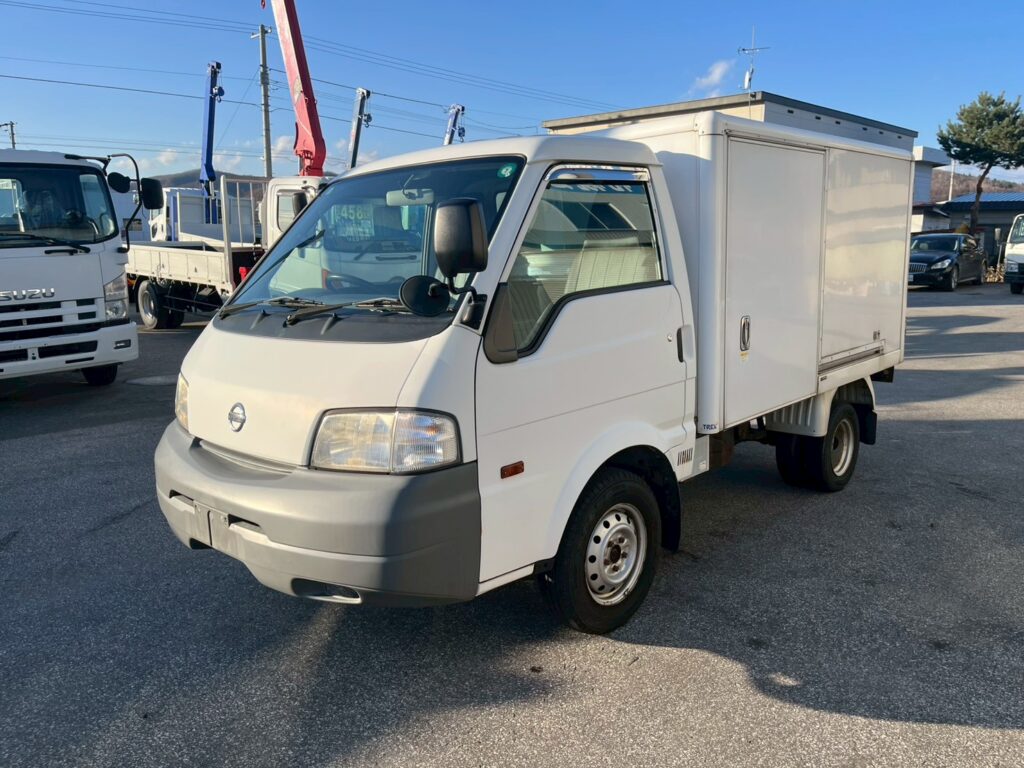 平成26年式　バネット１トン箱車　４WD　後輪Wタイヤ
