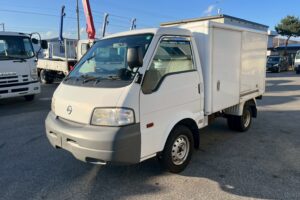 平成26年式　バネット１トン箱車　４WD　後輪Wタイヤ