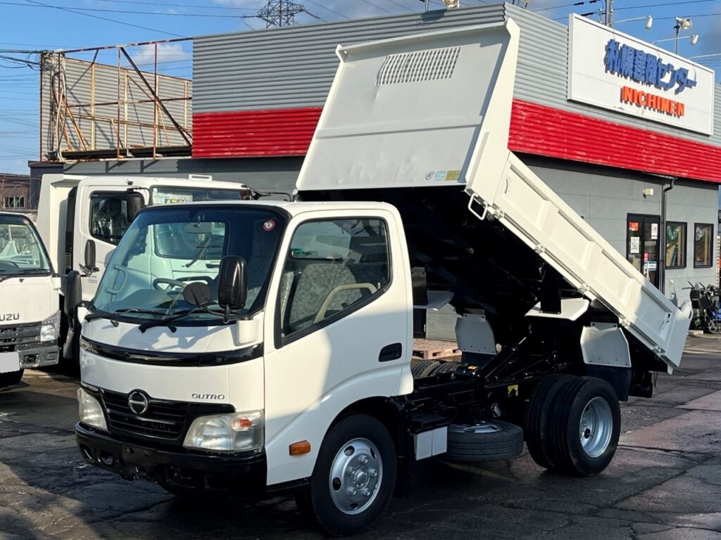 平成23年　デュトロ　３トン強化ダンプ　全低床・３方開き・小型貨物（4ﾅﾝﾊﾞｰ）（車検令和8年10月）