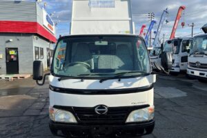 サムネイル: 平成23年　デュトロ　３トン強化ダンプ　全低床・３方開き・小型貨物（4ﾅﾝﾊﾞｰ）（車検令和8年10月）