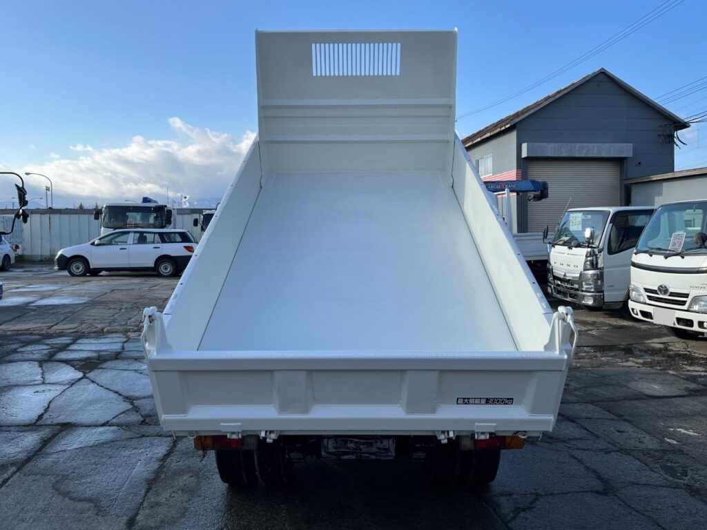 平成23年　デュトロ　３トン強化ダンプ　全低床・３方開き・小型貨物（4ﾅﾝﾊﾞｰ）（車検令和8年10月）
