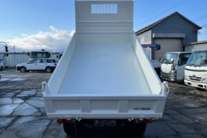 サムネイル: 平成23年　デュトロ　３トン強化ダンプ　全低床・３方開き・小型貨物（4ﾅﾝﾊﾞｰ）（車検令和8年10月）
