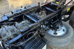 サムネイル: 平成23年　デュトロ　３トン強化ダンプ　全低床・３方開き・小型貨物（4ﾅﾝﾊﾞｰ）（車検令和8年10月）