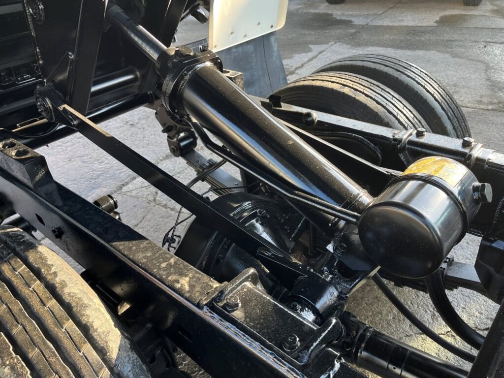 平成23年　デュトロ　３トン強化ダンプ　全低床・３方開き・小型貨物（4ﾅﾝﾊﾞｰ）（車検令和8年10月）