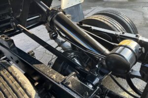 サムネイル: 平成23年　デュトロ　３トン強化ダンプ　全低床・３方開き・小型貨物（4ﾅﾝﾊﾞｰ）（車検令和8年10月）