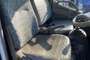 サムネイル: 平成23年　デュトロ　３トン強化ダンプ　全低床・３方開き・小型貨物（4ﾅﾝﾊﾞｰ）（車検令和8年10月）