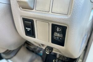 サムネイル: 平成23年　デュトロ　３トン強化ダンプ　全低床・３方開き・小型貨物（4ﾅﾝﾊﾞｰ）（車検令和8年10月）