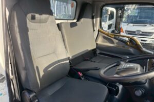 サムネイル: 平成30年　三菱　キャンター　３トンダンプ　コボレーン付・小型貨物（4ﾅﾝﾊﾞｰ）（車検令和８年２月）