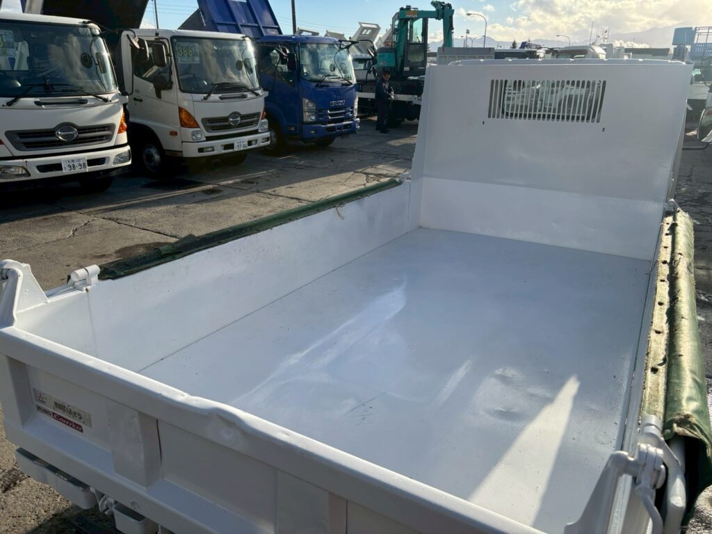 平成30年　三菱　キャンター　３トンダンプ　コボレーン付・小型貨物（4ﾅﾝﾊﾞｰ）（車検令和８年２月）