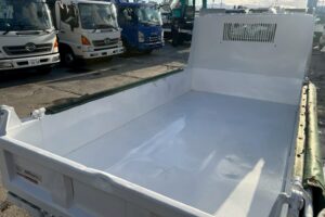 サムネイル: 平成30年　三菱　キャンター　３トンダンプ　コボレーン付・小型貨物（4ﾅﾝﾊﾞｰ）（車検令和８年２月）