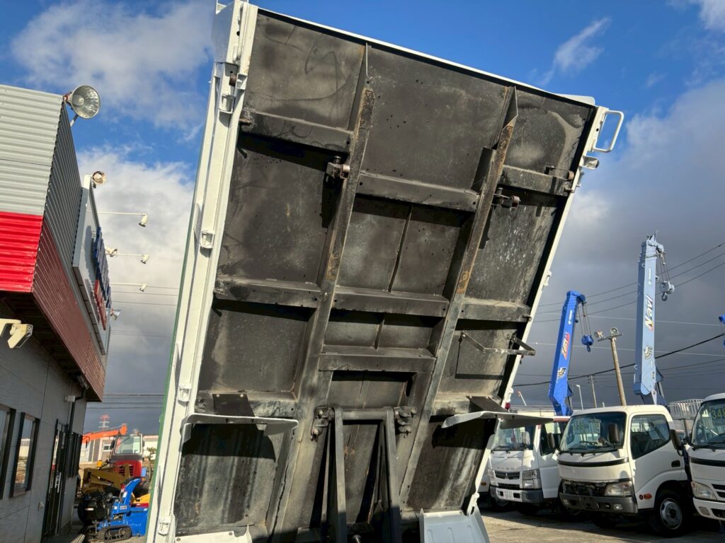 平成30年　三菱　キャンター　３トンダンプ　コボレーン付・小型貨物（4ﾅﾝﾊﾞｰ）（車検令和８年２月）