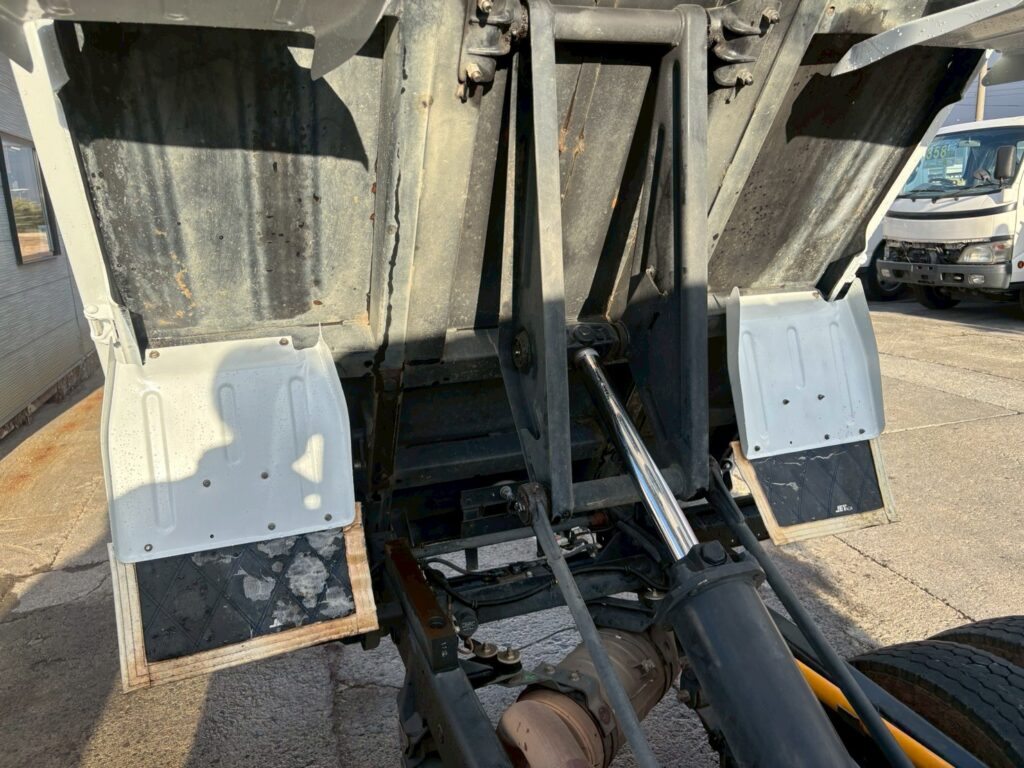 平成30年　三菱　キャンター　３トンダンプ　コボレーン付・小型貨物（4ﾅﾝﾊﾞｰ）（車検令和８年２月）