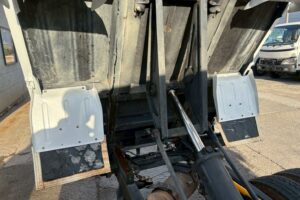 サムネイル: 平成30年　三菱　キャンター　３トンダンプ　コボレーン付・小型貨物（4ﾅﾝﾊﾞｰ）（車検令和８年２月）