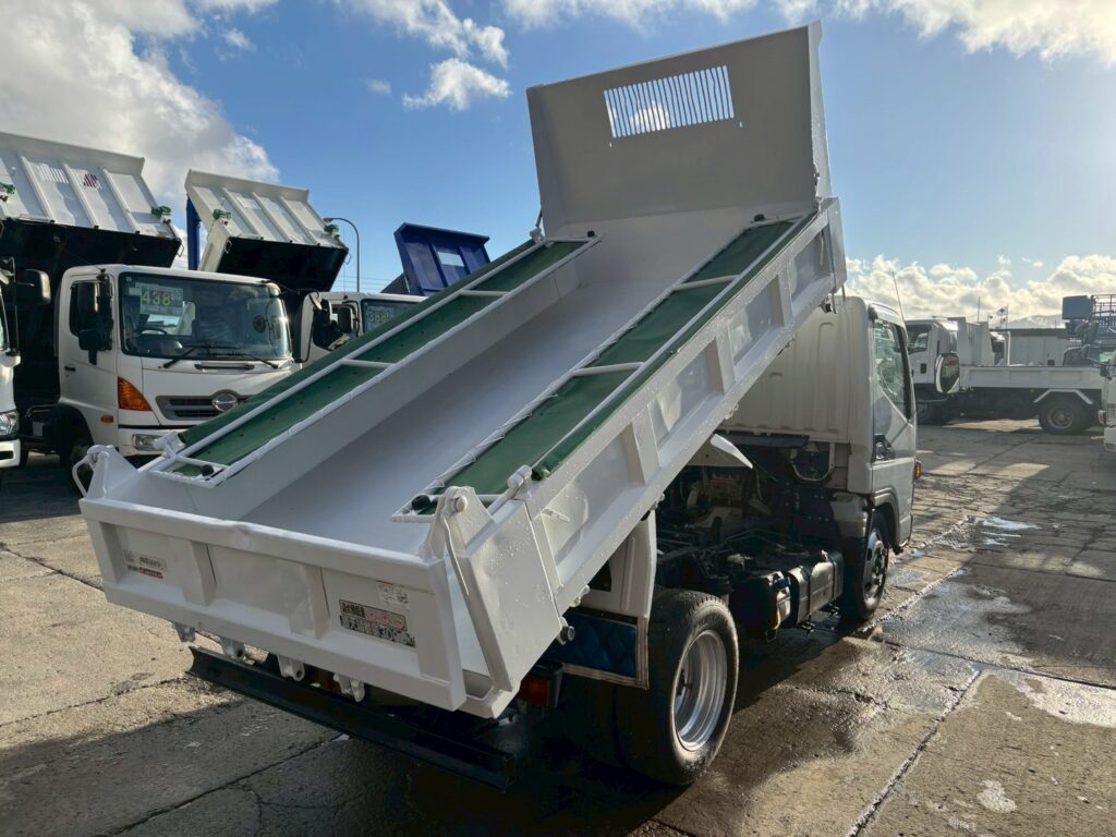 平成30年　三菱　キャンター　３トンダンプ　コボレーン付・小型貨物（4ﾅﾝﾊﾞｰ）（車検令和８年２月）