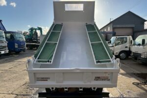 サムネイル: 平成30年　三菱　キャンター　３トンダンプ　コボレーン付・小型貨物（4ﾅﾝﾊﾞｰ）（車検令和８年２月）