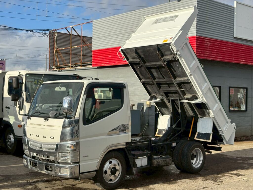 平成30年　三菱　キャンター　３トンダンプ　コボレーン付・小型貨物（4ﾅﾝﾊﾞｰ）（車検令和８年２月）