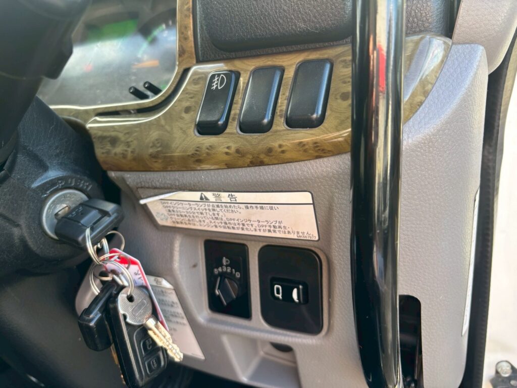 平成30年　三菱　キャンター　３トンダンプ　コボレーン付・小型貨物（4ﾅﾝﾊﾞｰ）（車検令和８年２月）