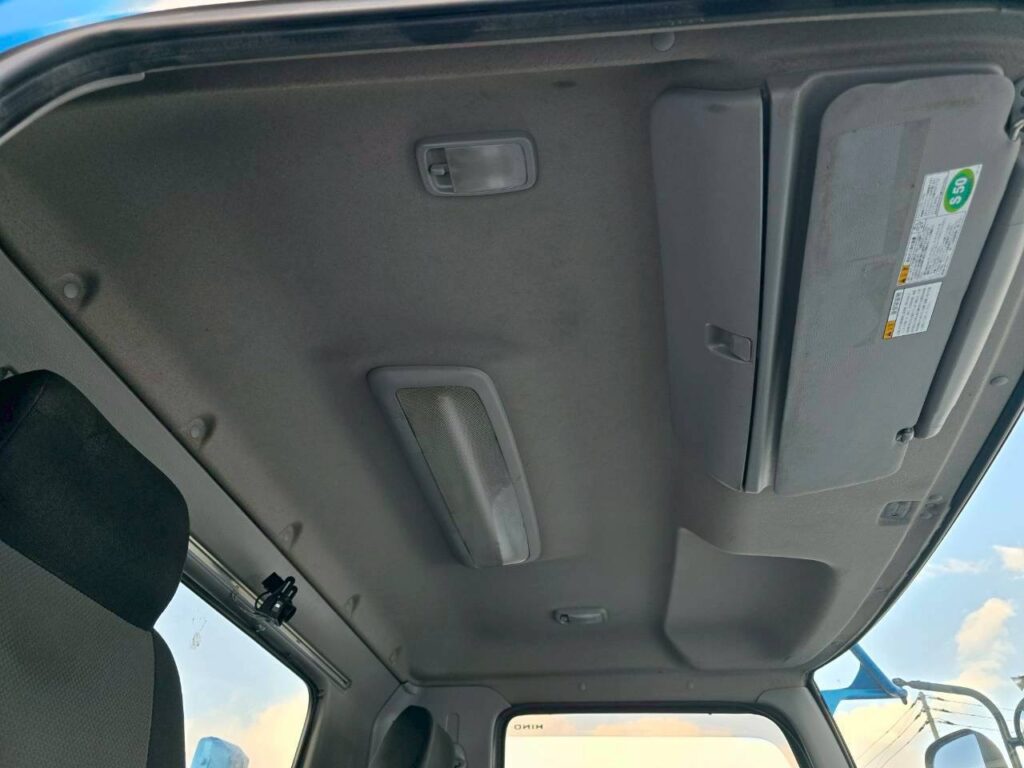 平成23年式　日野レンジャー４トンセーフティーローダー　ウィンチ＆スライド　ラジコン付き