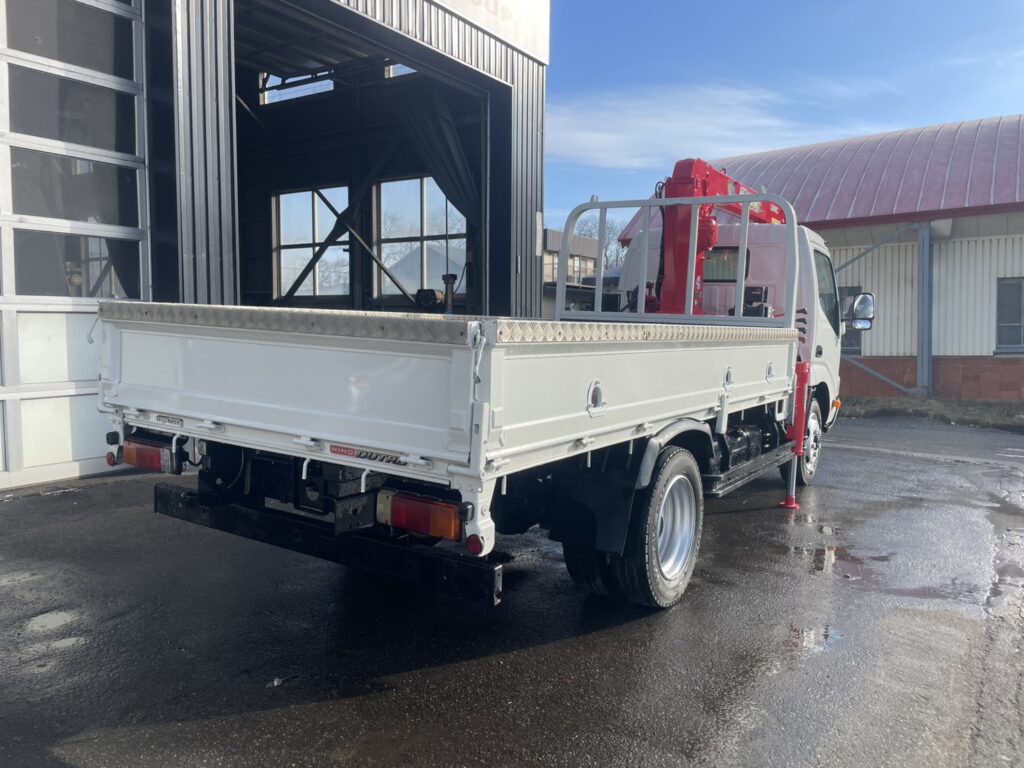 平成25年　デュトロ1.95トン3段クレーン4WD ラジコン 車検1年付