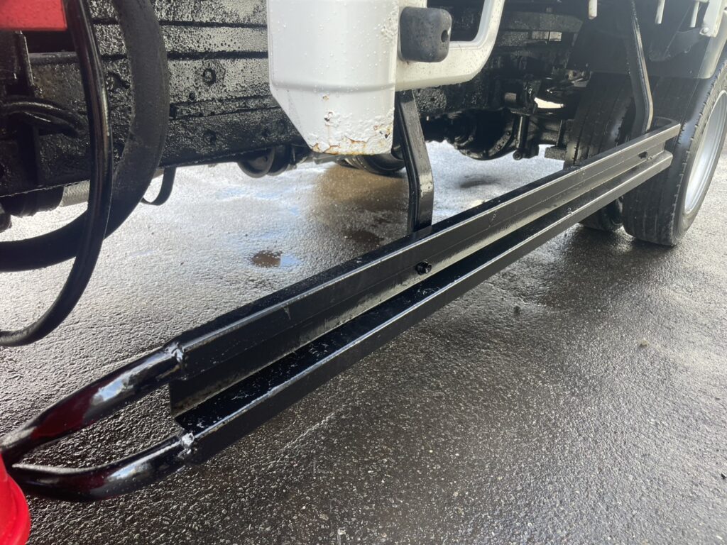 平成25年　デュトロ1.95トン3段クレーン4WD ラジコン 車検1年付