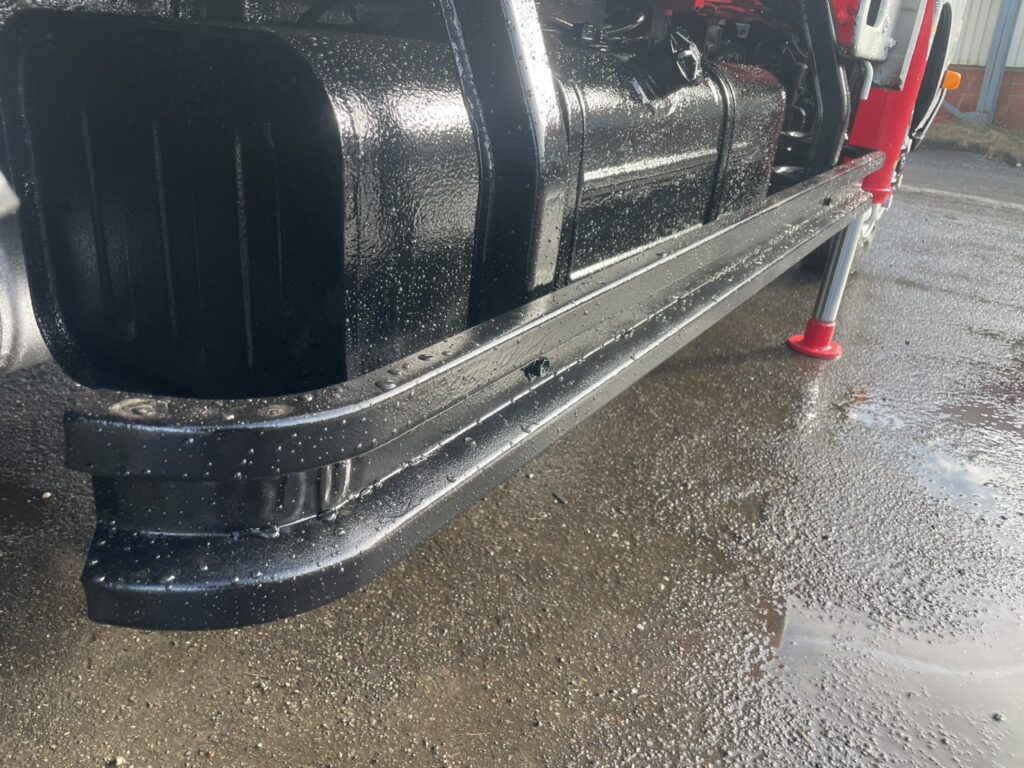 平成25年　デュトロ1.95トン3段クレーン4WD ラジコン 車検1年付