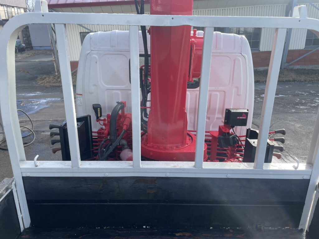 平成25年　デュトロ1.95トン3段クレーン4WD ラジコン 車検1年付