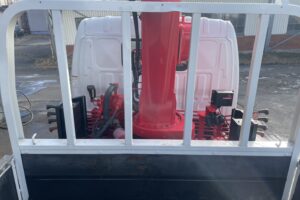 サムネイル: 平成25年　デュトロ1.95トン3段クレーン4WD ラジコン 車検1年付