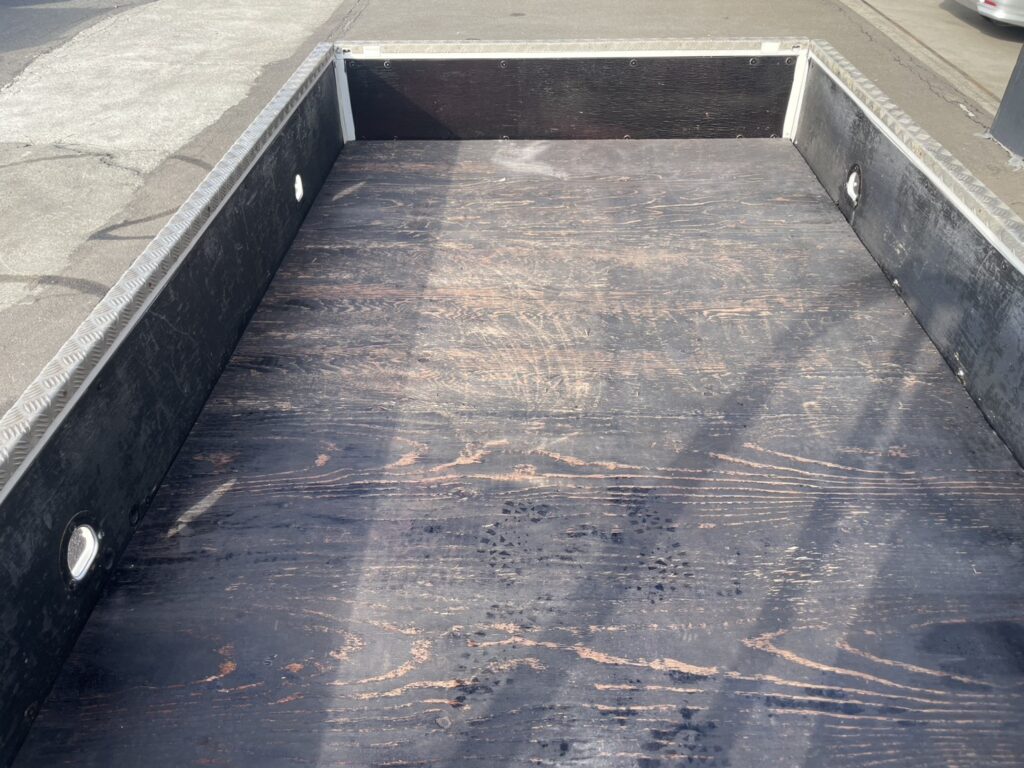 平成25年　デュトロ1.95トン3段クレーン4WD ラジコン 車検1年付