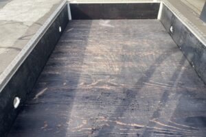 サムネイル: 平成25年　デュトロ1.95トン3段クレーン4WD ラジコン 車検1年付