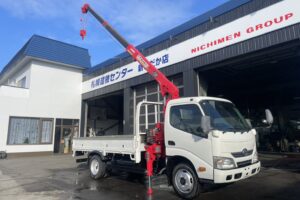サムネイル: 平成25年　デュトロ1.95トン3段クレーン4WD ラジコン 車検1年付