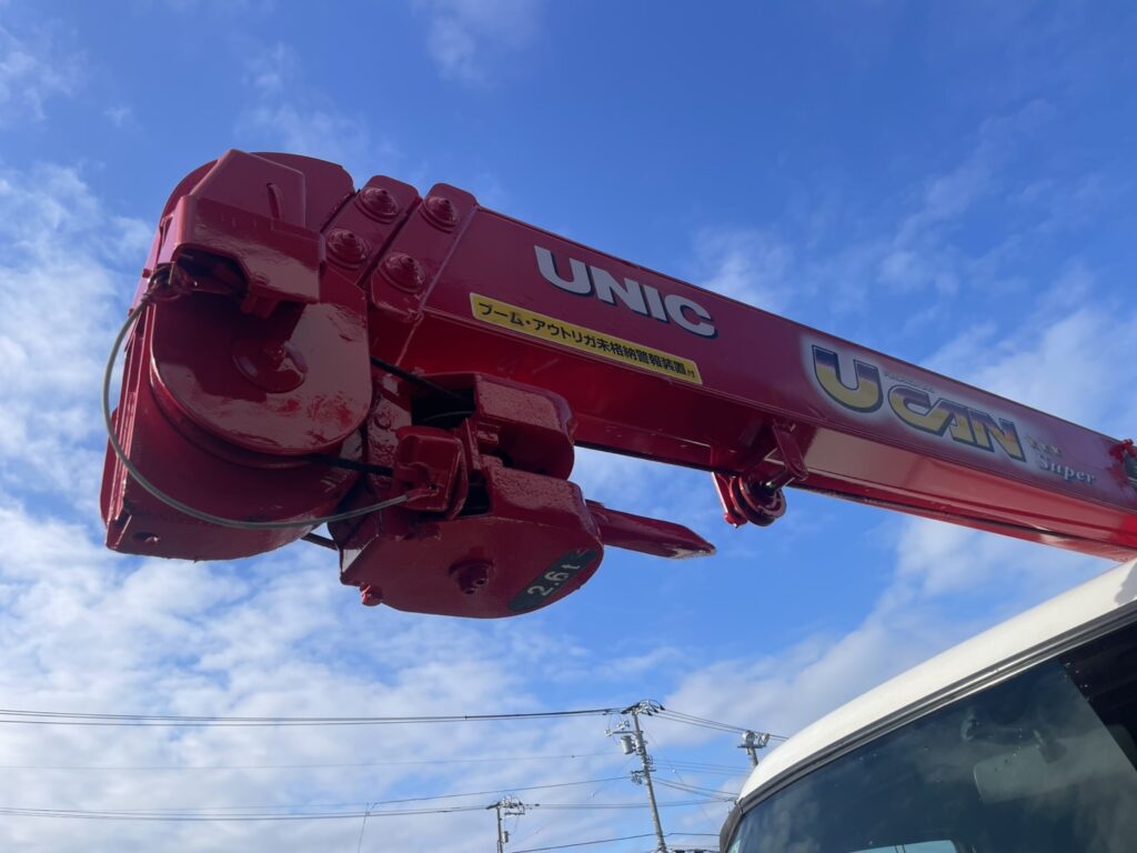 平成25年　デュトロ1.95トン3段クレーン4WD ラジコン 車検1年付