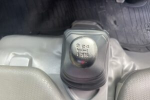 サムネイル: 平成25年　デュトロ1.95トン3段クレーン4WD ラジコン 車検1年付