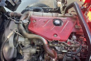 サムネイル: 平成25年　デュトロ1.95トン3段クレーン4WD ラジコン 車検1年付