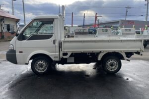 サムネイル: 平成21年　0.85トン　バネット平4WD　5MT　フル装備　車検1年付