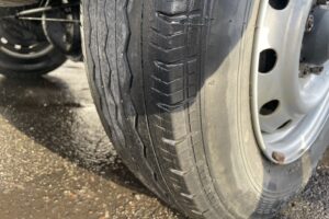 サムネイル: 平成21年　0.85トン　バネット平4WD　5MT　フル装備　車検1年付