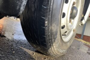 サムネイル: 平成21年　0.85トン　バネット平4WD　5MT　フル装備　車検1年付