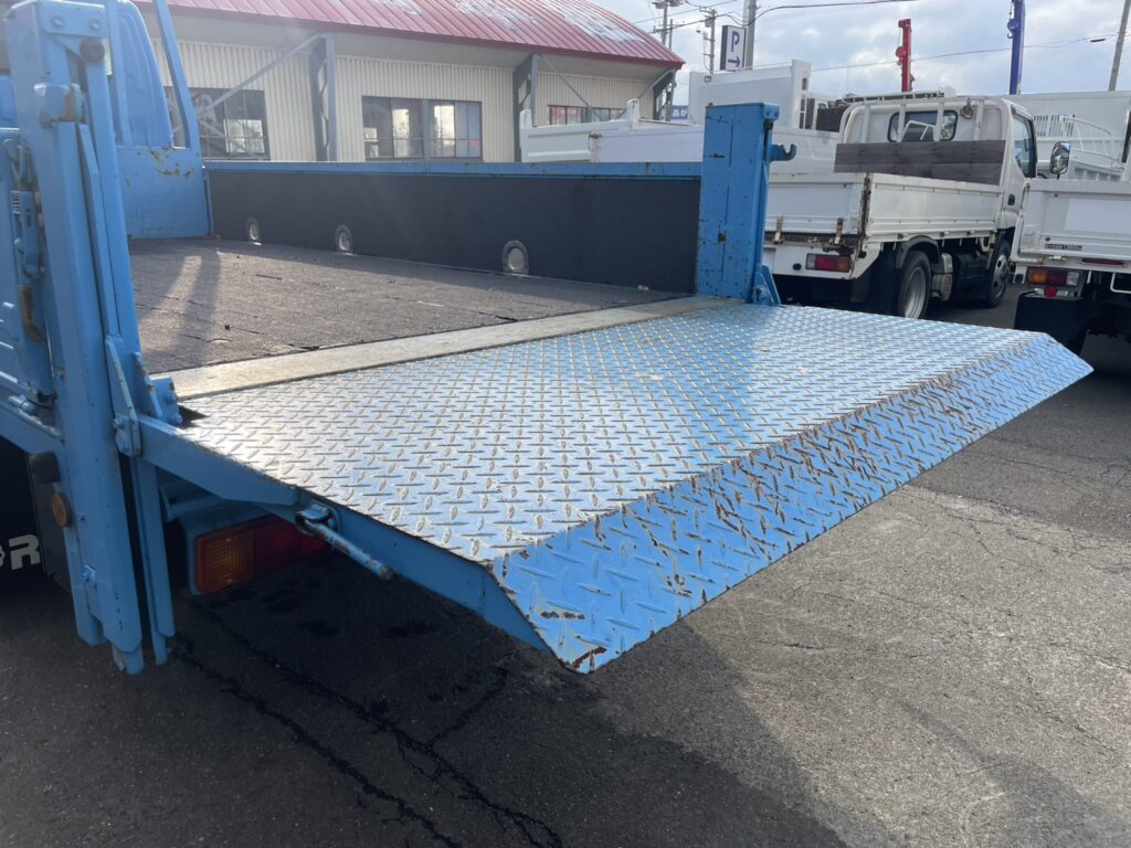 平成20年　ダイナ2トンWキャブ　ロング　垂直パワーゲート　車検1年付