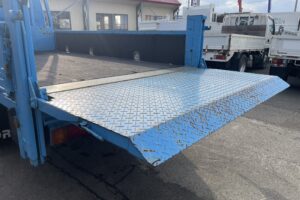 サムネイル: 平成20年　ダイナ2トンWキャブ　ロング　垂直パワーゲート　車検1年付