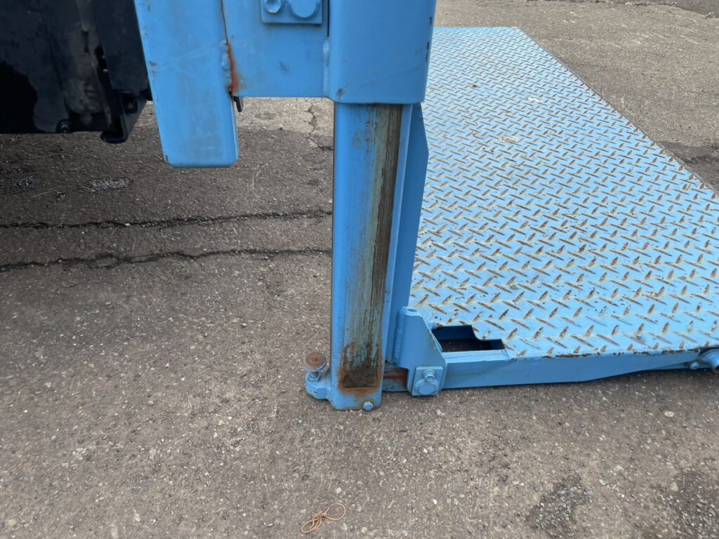 平成20年　ダイナ2トンWキャブ　ロング　垂直パワーゲート　車検1年付