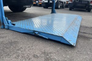 サムネイル: 平成20年　ダイナ2トンWキャブ　ロング　垂直パワーゲート　車検1年付