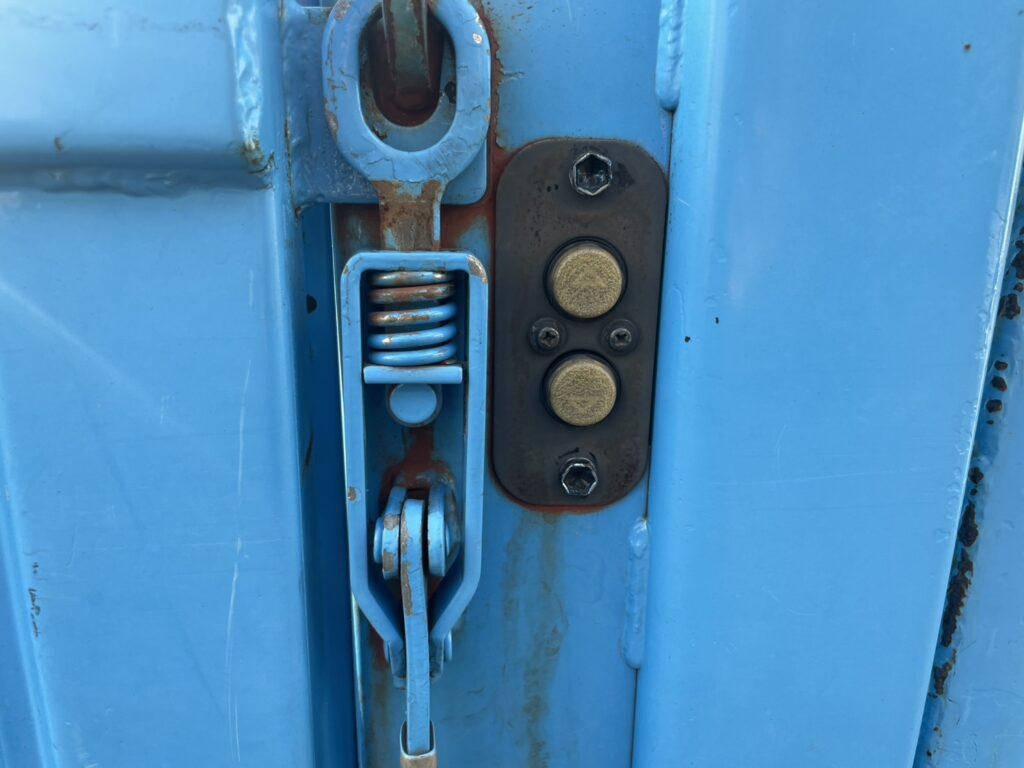 平成20年　ダイナ2トンWキャブ　ロング　垂直パワーゲート　車検1年付