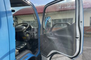 サムネイル: 平成20年　ダイナ2トンWキャブ　ロング　垂直パワーゲート　車検1年付