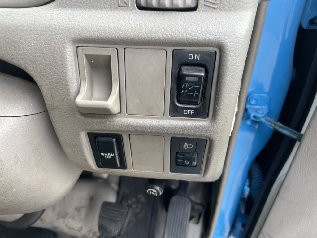 平成20年　ダイナ2トンWキャブ　ロング　垂直パワーゲート　車検1年付