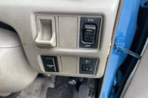 サムネイル: 平成20年　ダイナ2トンWキャブ　ロング　垂直パワーゲート　車検1年付