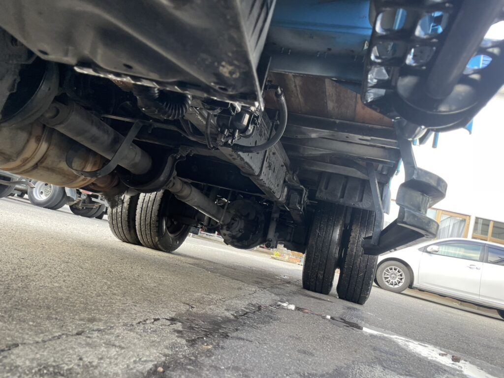 平成20年　ダイナ2トンWキャブ　ロング　垂直パワーゲート　車検1年付