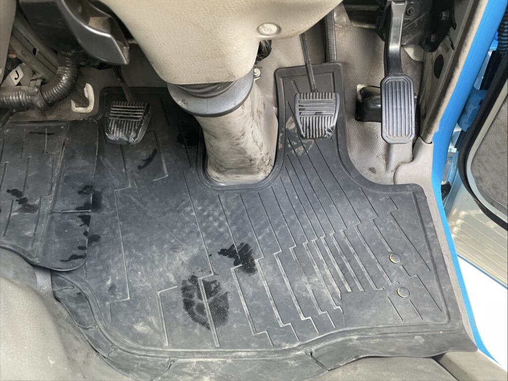 平成20年　ダイナ2トンWキャブ　ロング　垂直パワーゲート　車検1年付