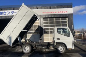 サムネイル: 平成20年　キャンター3トン深ダンプ　土砂禁　車検1年付