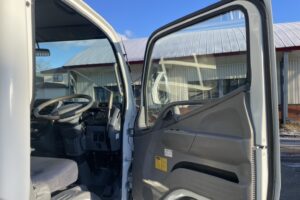 サムネイル: 平成20年　キャンター3トン深ダンプ　土砂禁　車検1年付