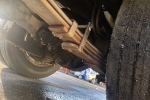 サムネイル: 平成20年　キャンター3トン深ダンプ　土砂禁　車検1年付